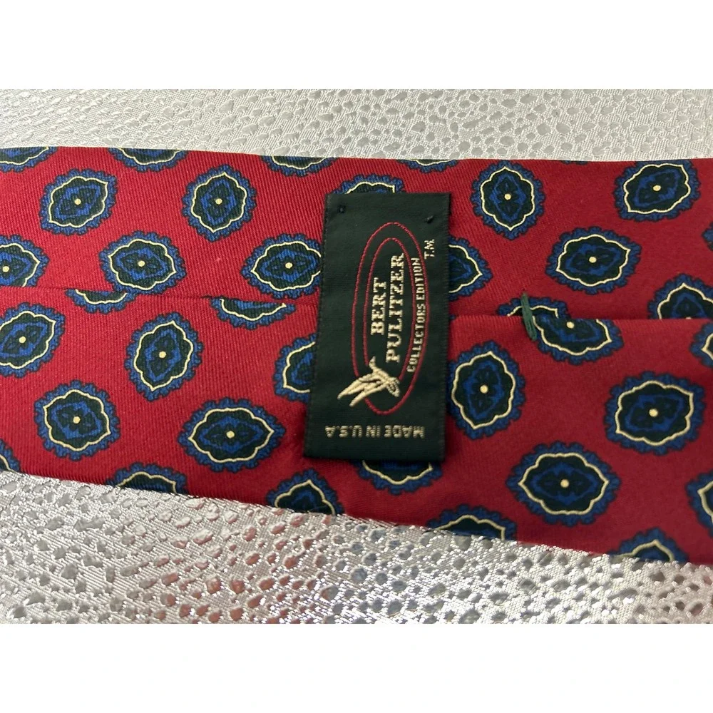 Bert Pulitzer Collectors Edition Red Medallion Geometric Silk Tie Made‎ in USA